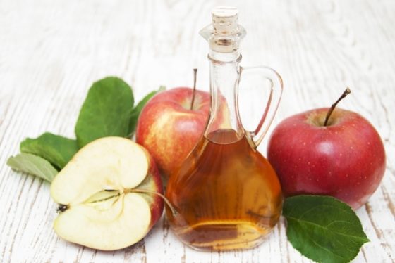 Como reaproveitar as cascas de maçã: receita de vinagre probiótico